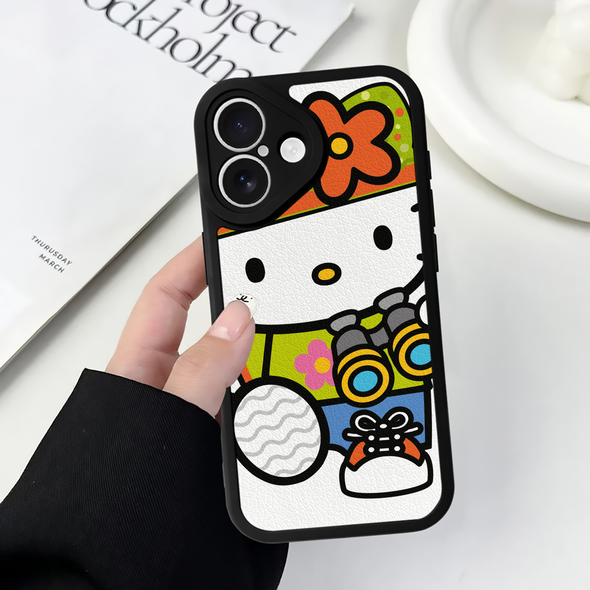 （画像用） Hello Kitty ハローキティ 【iPhone 16シリーズ対応】シリコンスマホケース（レザー調） 材質：シリコン